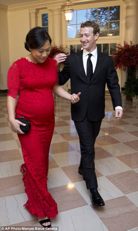 مالک فیس بوک در کنار همسر باردارش در کاخ سفید + تصاویر