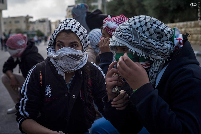 تصاویر هیجان انگیز از دختران فلسطینی در خط مقدم جنگ با اسرائیل